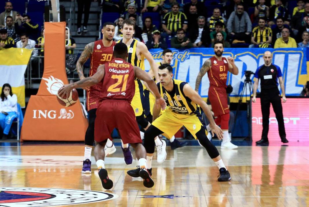 Derbi heyecanı başlıyor! Galatasaray - Fenerbahçe basketbol maçı saat kaçta, hangi kanalda yayınlanacak? 4